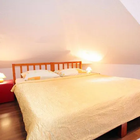 Apartments By The Sea Dubrovnik - 9070 شقة