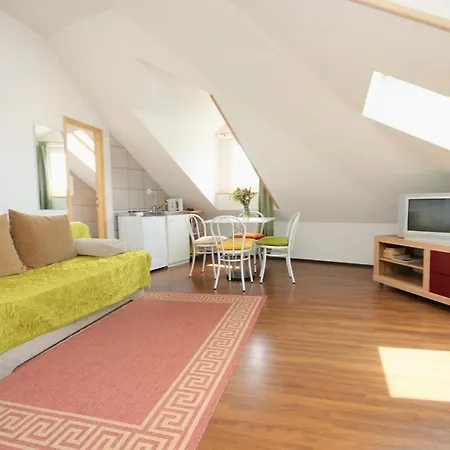 Apartments By The Sea Dubrovnik - 9070 شقة